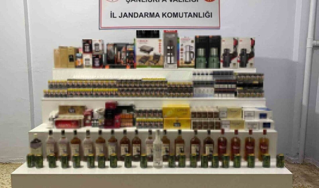 Şanlıurfa’nın Viranşehir ilçesinde, gümrük kaçağı sigara, alkol ve çay ele