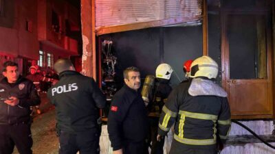 Şanlıurfa’nın Eyyübiye ilçesinde bir iş yerinde çıkan yangın, itfaiye ekipleri