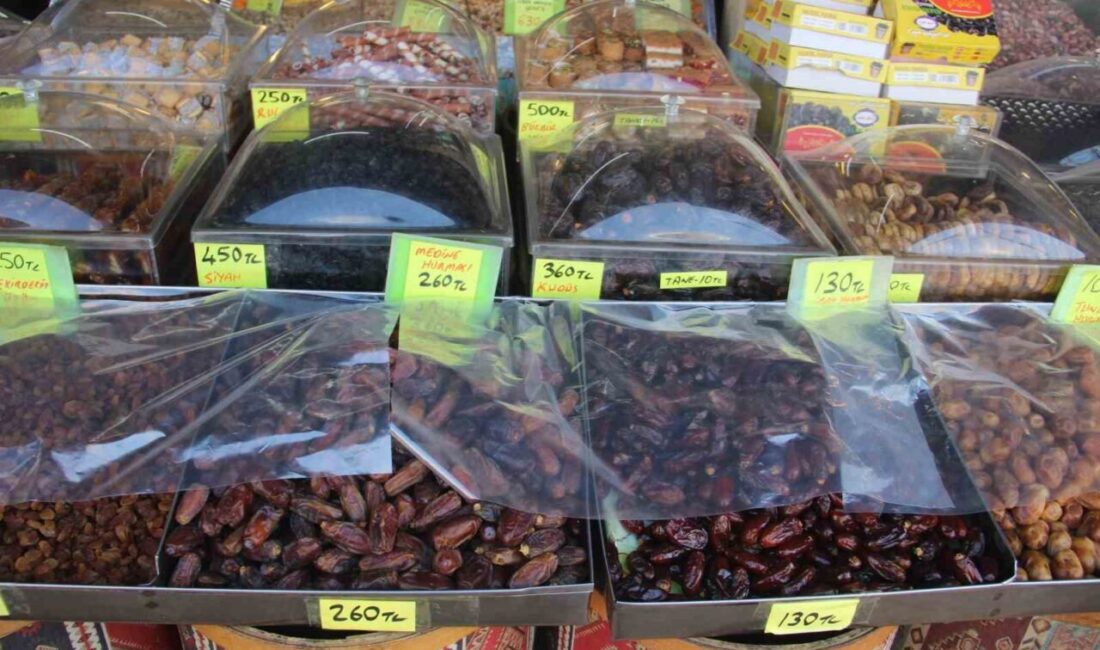 Şanlıurfa’da Ramazan alışverişi dolayısıyla tarihi çarşılar bölgesinde yoğunluk yaşandı. İslam