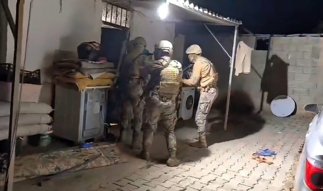 Şanlıurfa’da düzenlenen uyuşturucu operasyonunda gözaltına alınan 13 şüpheliden 12’si tutuklandı.