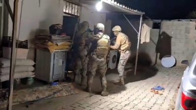 Şanlıurfa’da düzenlenen uyuşturucu operasyonunda gözaltına alınan 13 şüpheliden 12’si tutuklandı.