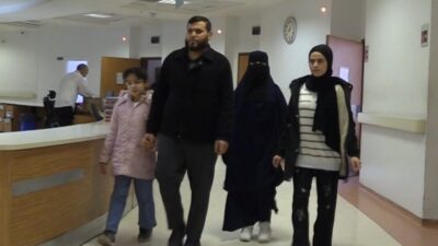 Şanlıurfa’da yürüyememe ve ayakta duramama şikayetiyle hastaneye başvuran 3 kardeş,