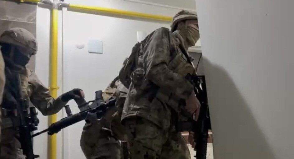 Bursa’nın Osmangazi ilçesinde bir iş yerine yönelik gerçekleştirilen silahlı saldırılarla