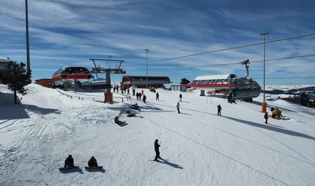 Kars’ın gözbebeği Sarıkamış Kayak Merkezi, şubat ayının son günlerinde adeta