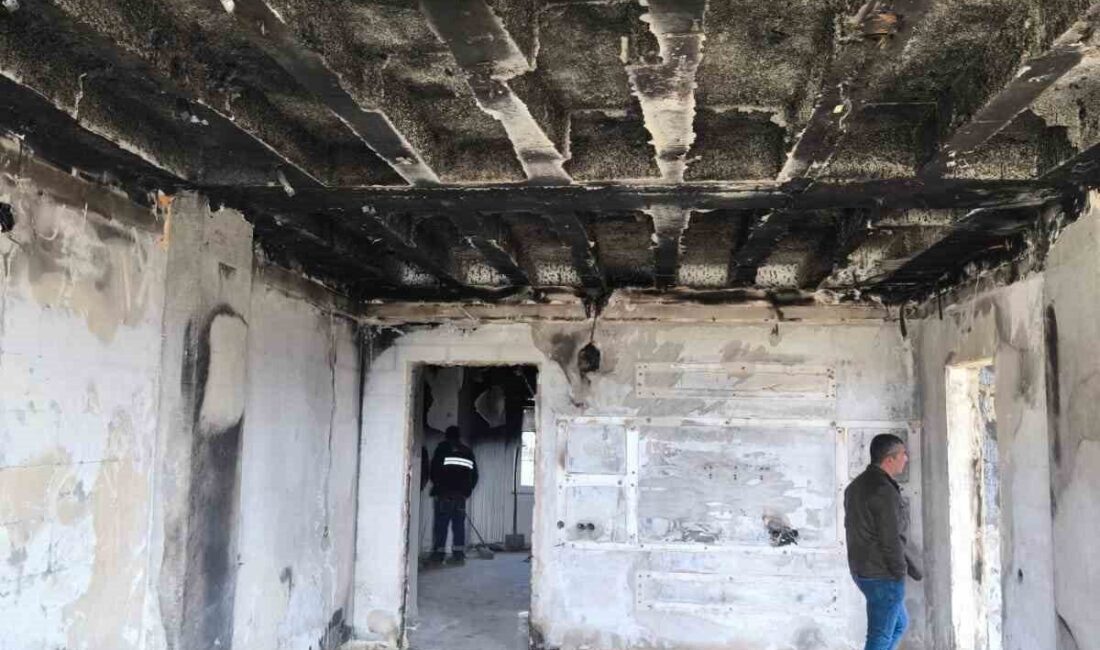 Batman’ın Kozluk ilçesine bağlı Yeniçağlar köyünde cep telefonunun şarj esnasında