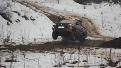 Artvin’in Şavşat ilçesinde düzenlenen 5. Off-Road Oyunları, 65 aracın katılımıyla