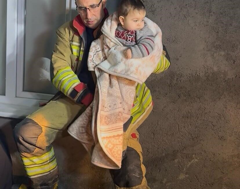 Manisa Büyükşehir Belediyesi İtfaiye Dairesi Başkanlığı ekipleri, kentte etkili olan