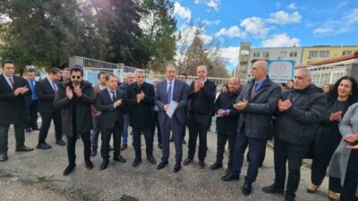 Gaziantep’teki sendikalar ile eğitimciler, öğrenci velisi ve beraberindeki şahıslar tarafından