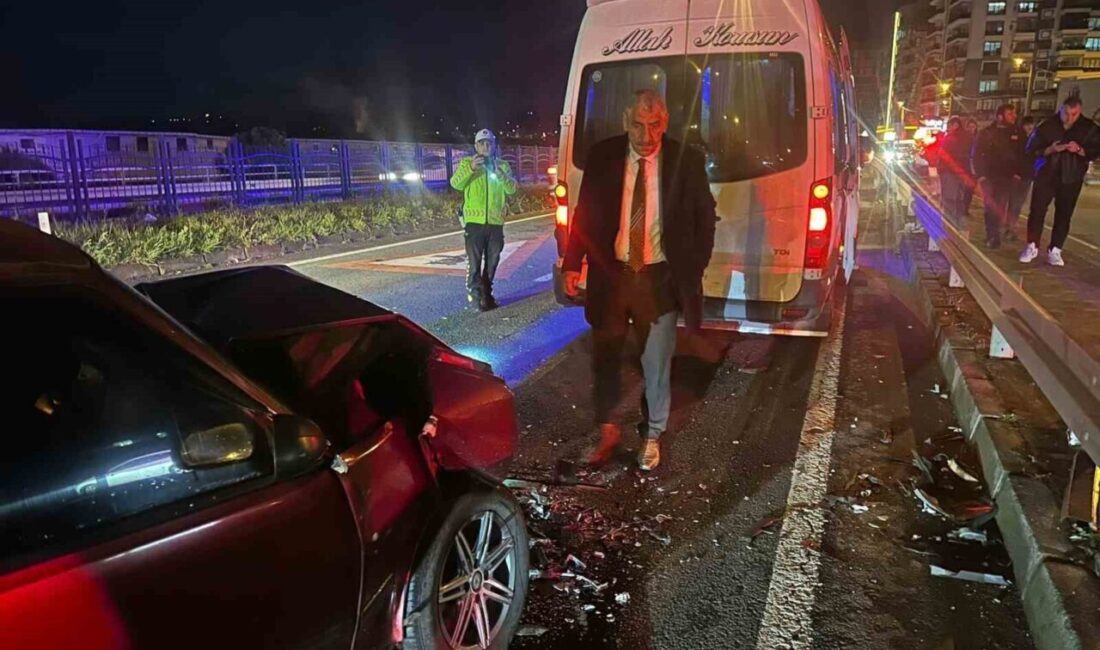 Rize’nin Pazar ilçesinde servis minibüsü ile Tofaş otomobilin çarpıştığı kazada