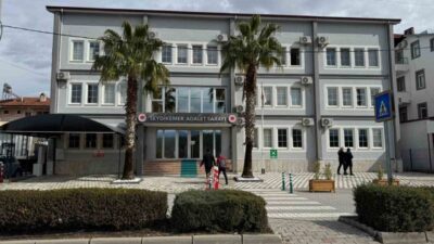 Muğla’nın Seydikemer ilçesinde yürütülen rüşvet soruşturması kapsamında gözaltına alınan iki