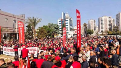 Adana’da Seyhan Belediyesi işçileri, 2026 yılı için teklif edilen yüzde