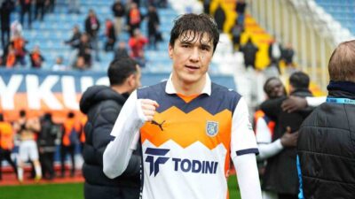 RAMS Başakşehir’in Özbek futbolcusu Eldor Shomurodov, Eyüpspor karşısında attığı golle
