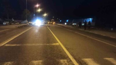 Konya’nın Seydişehir ilçesinde etkili olan rüzgar nedeniyle bazı binaların çatıları