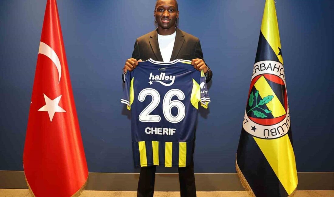 Fenerbahçe’nin kadrosuna kattığı 19 yaşındaki santrfor Sidiki Cherif, kulüp tarihinin