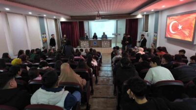 Siirt lise öğrencileri, dolandırıcılıkla ilgili yaşanabilecek olumsuz durumlara karşı bilişim