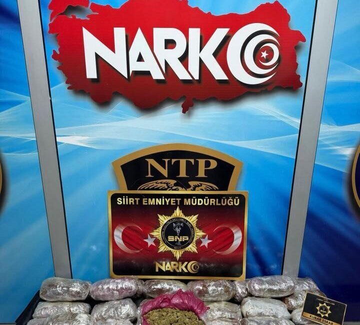 Siirt’in Baykan ilçesinde durdurulan araçta 13 kilo 400 kubar esrar