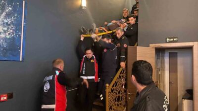 Siirt’te havalandırma boşluğuna düşen kadın itfaiye ekipleri tarafından kurtarıldı. Edinilen