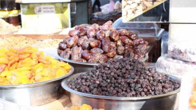 Siirt’te Ramazan ayının yaklaşmasıyla birlikte çarşı ve pazarlarda hareketlilik başladı.
