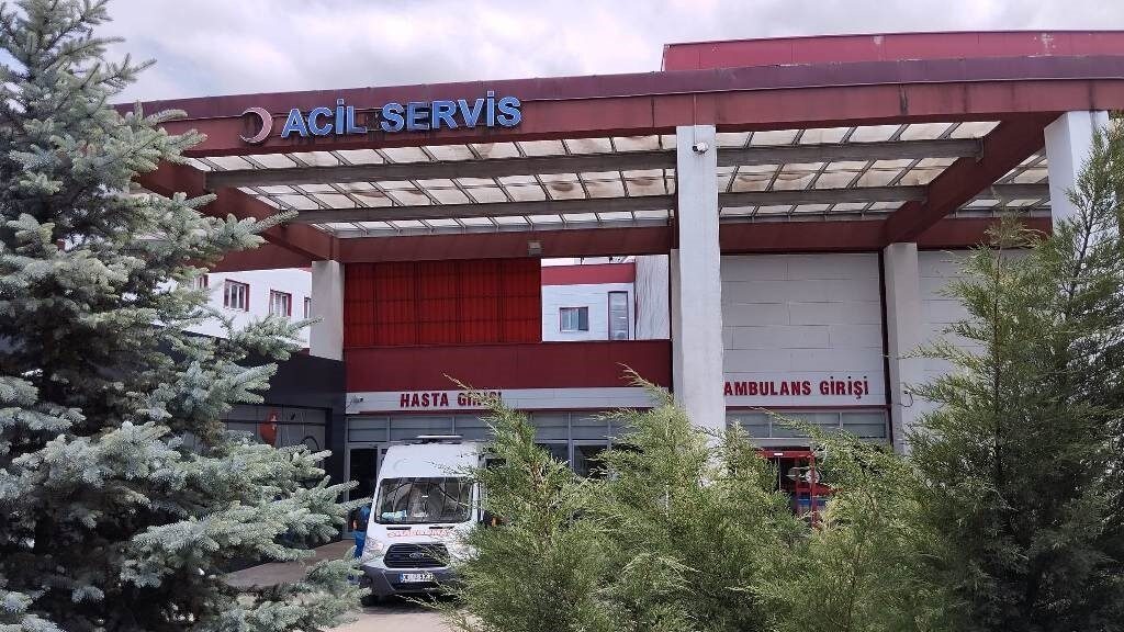 Sakarya’nın Hendek ilçesinde evinde silahını temizlediği esnada kendini vuran 36