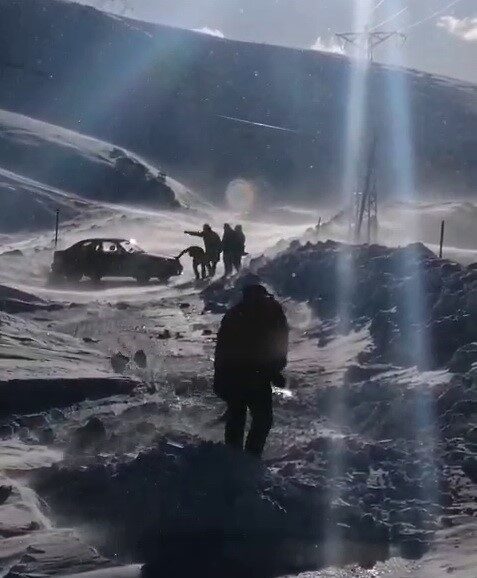 Adıyaman’ın Sincik ilçesinde etkili olan kar yağışı ve tipi nedeniyle