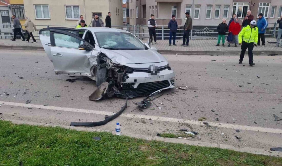 Sinop’ta iki otomobilin çarpışması sonucu meydana gelen trafik kazasında 3