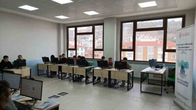 Sinop’un Boyabat ilçesinde yapay zekâ temelli eğitim programı hayata geçirildi.