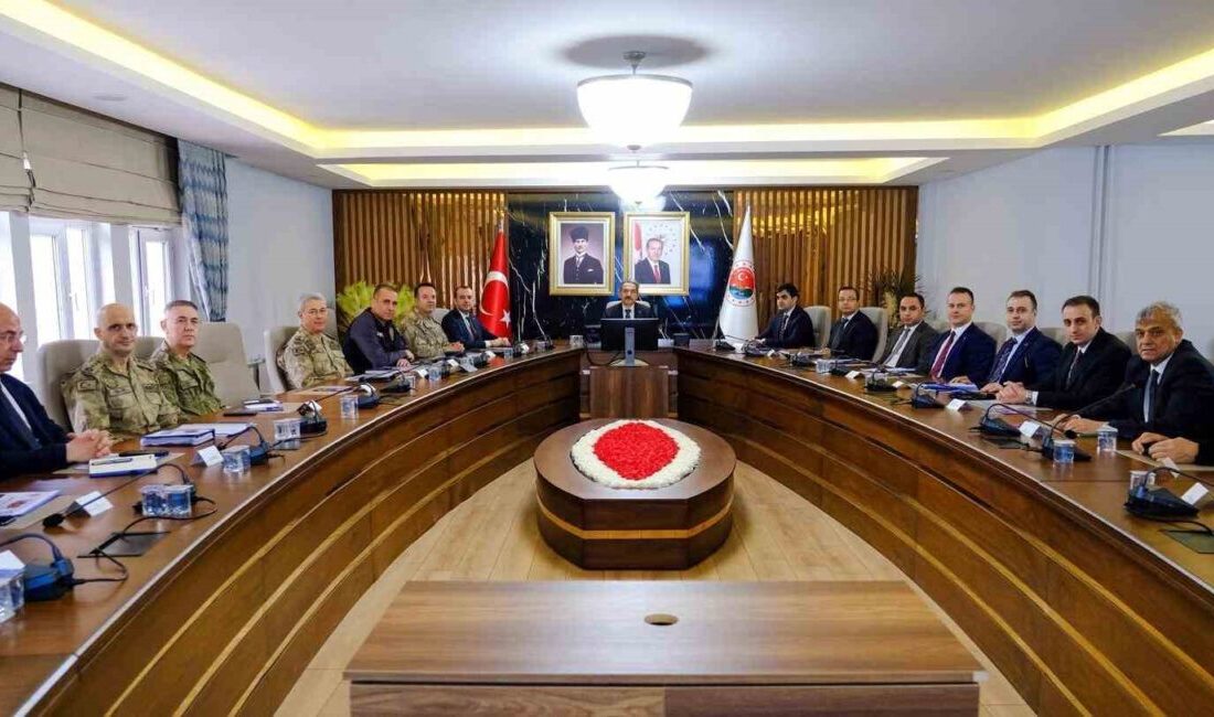 Şırnak Valiliğinde Vali Birol Ekici başkanlığında düzenlenen ocak ayı asayiş