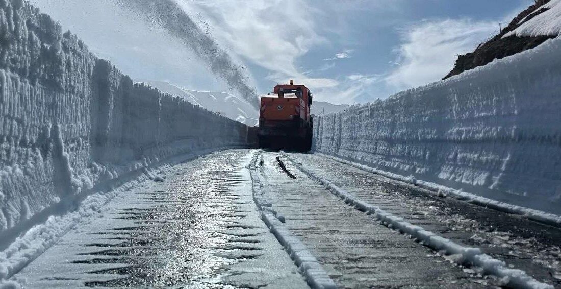Şırnak’ta çığ riski nedeniyle müdahale edilemeyen ve 70 gündür kapalı