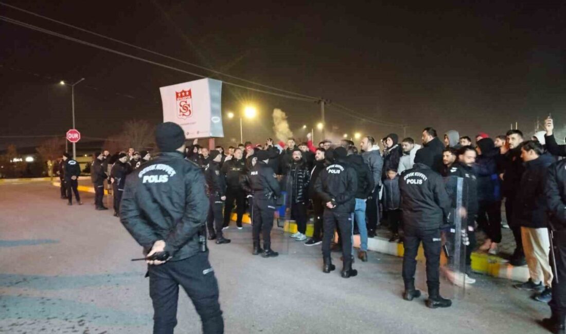 Sivasspor, deplasmanda Adana Demirspor ile 1-1 berabere kaldığı maçın ardından