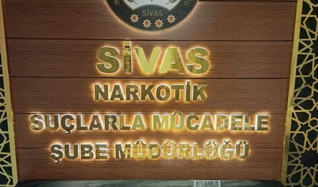 Sivas’ta düzenlenen narkotik operasyonunda 5 bin 271 sentetik hap, kokain