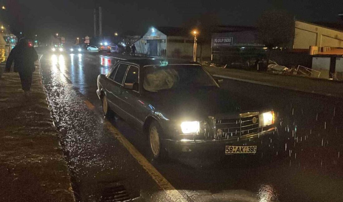 Sivas’ta yolun karşısına geçmeye çalışan yaya, otomobilin çarpması sonucu ağır