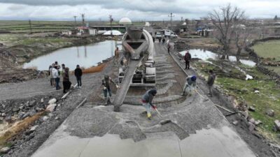 Şanlıurfa Büyükşehir Belediye Başkanı Mehmet Kasım Gülpınar’ın talimatlarıyla, Siverek’te Akyazı,
