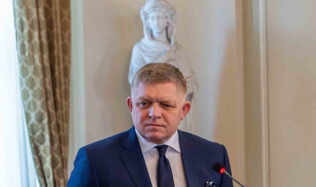 Slovakya Başbakanı Robert Fico, Ukrayna Devlet Başkanı Vladimir Zelenskiy’i, 23