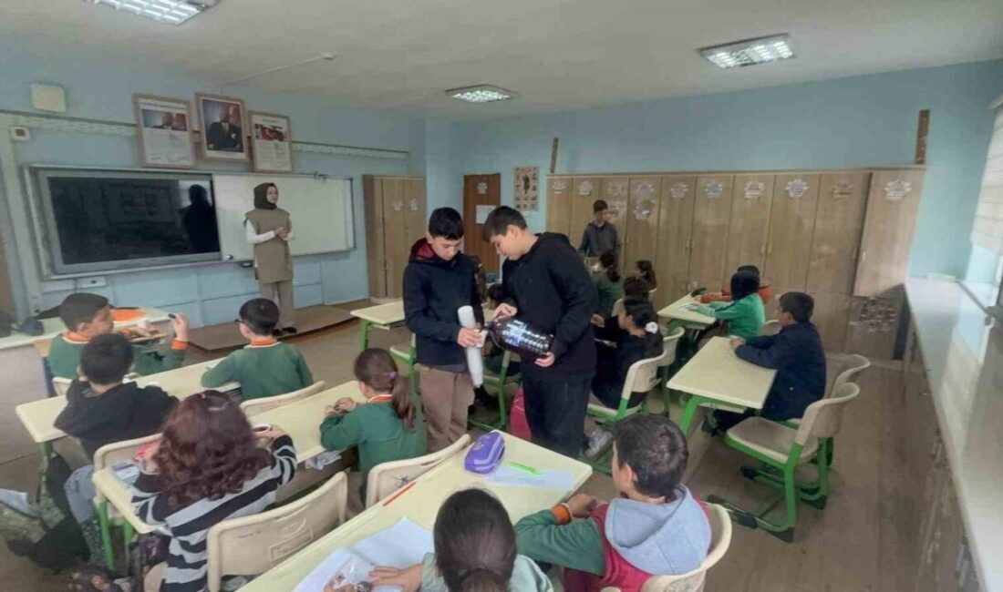 Kütahya’nın Pazarlar ilçesi Sofular Ortaokulu’nda, Ramazan ayının manevi atmosferini öğrencilere