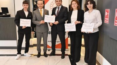 Söke Mesleki ve Teknik Anadolu Lisesi öğrencileri Minel Güney ve