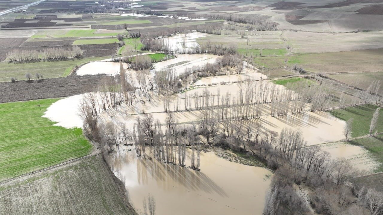 Yozgat’ın Sorgun ilçesinde yoğun yağışların ardından tarım arazileri sular altında