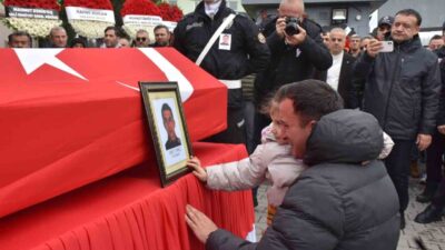 Sakarya’nın Hendek ilçesinde evinde silahını temizlediği sırada meydana gelen kazada