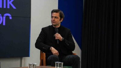 Spor yayıncılığının deneyimli isimleri Erdoğan Arıkan ve Erbatur Ergenekon, Esenler’de