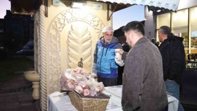 Sultangazi Belediyesi, Ramazan-ı Şerif boyunca iftara yetişemeyen komşuları için sıcacık