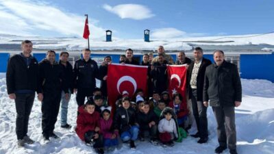 Kars’ın Susuz ilçesinde eğitim seferberliği devam ediyor. Okul ziyaretlerini sürdüren