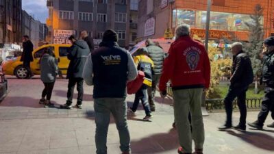 Kayseri’nin Kocasinan ilçesinde taksi durağında daha önceden aralarında husumet bulunduğu