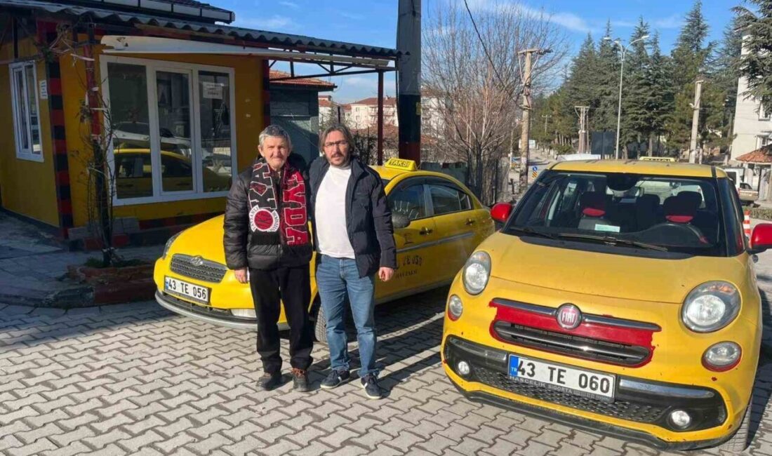 Kütahya’nın Tavşanlı ilçesinde yaşayan taksici Halil İbrahim Gülsoy ve oğlu