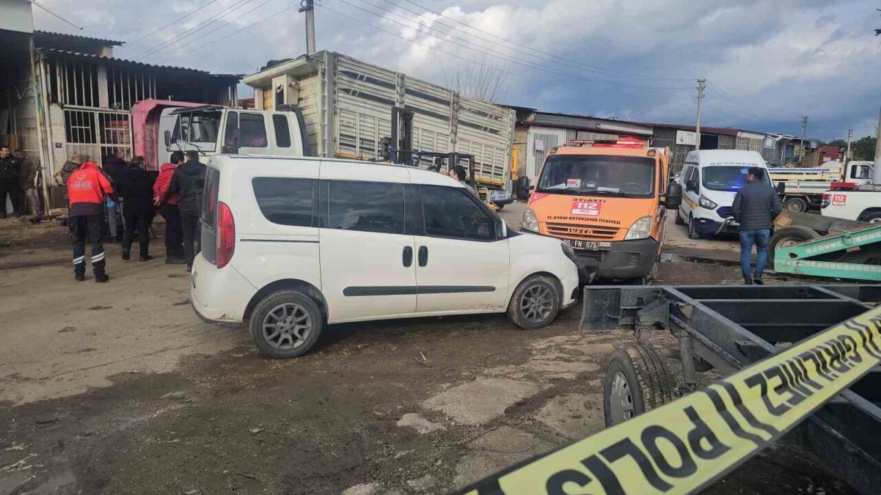 Aydın’ın Nazilli ilçesinde bir kamyonun tamiri sırasında aniden inen kasa