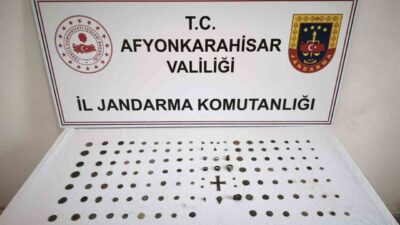 Afyonkarahisar’da jandarmanın baskın yaptığı evinde tarihi eser niteliği taşıyan 133
