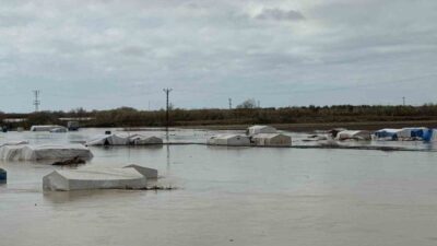 Mersin’in Tarsus ilçesinde iki gündür aralıksız etkili olan sağanak yağış,
