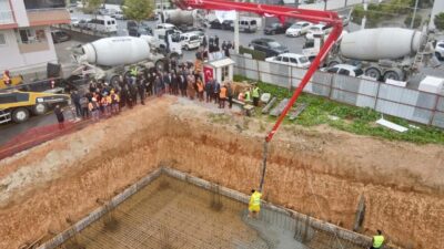 Mersin’in Tarsus ilçesi Altaylılar Mahallesi’nde Hacı Hüseyin Kaplan Camiinin temeli