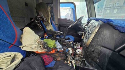 Karabük’ün Safranbolu ilçesinde su yüklü bir tırın sürücü kabininde çıkan