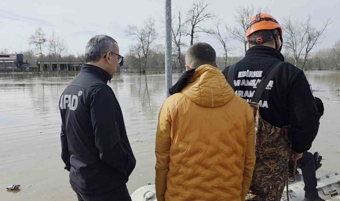 Edirne’de yaşanan taşkın sonrası su altında kalan alanlarda mahsur kalan