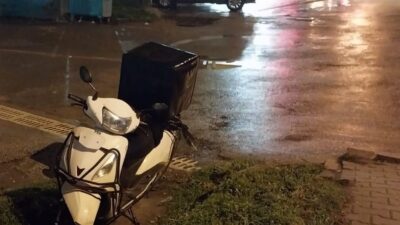 Kütahya’nın Tavşanlı ilçesinde meydana gelen tek taraflı trafik kazasında, direksiyon