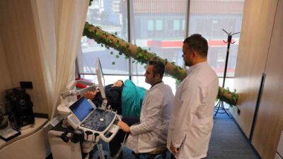 Kahramanmaraş’ta geçirdiği trafik kazası sonrası yürümekte güçlük çeken hasta, gerçekleştirilen